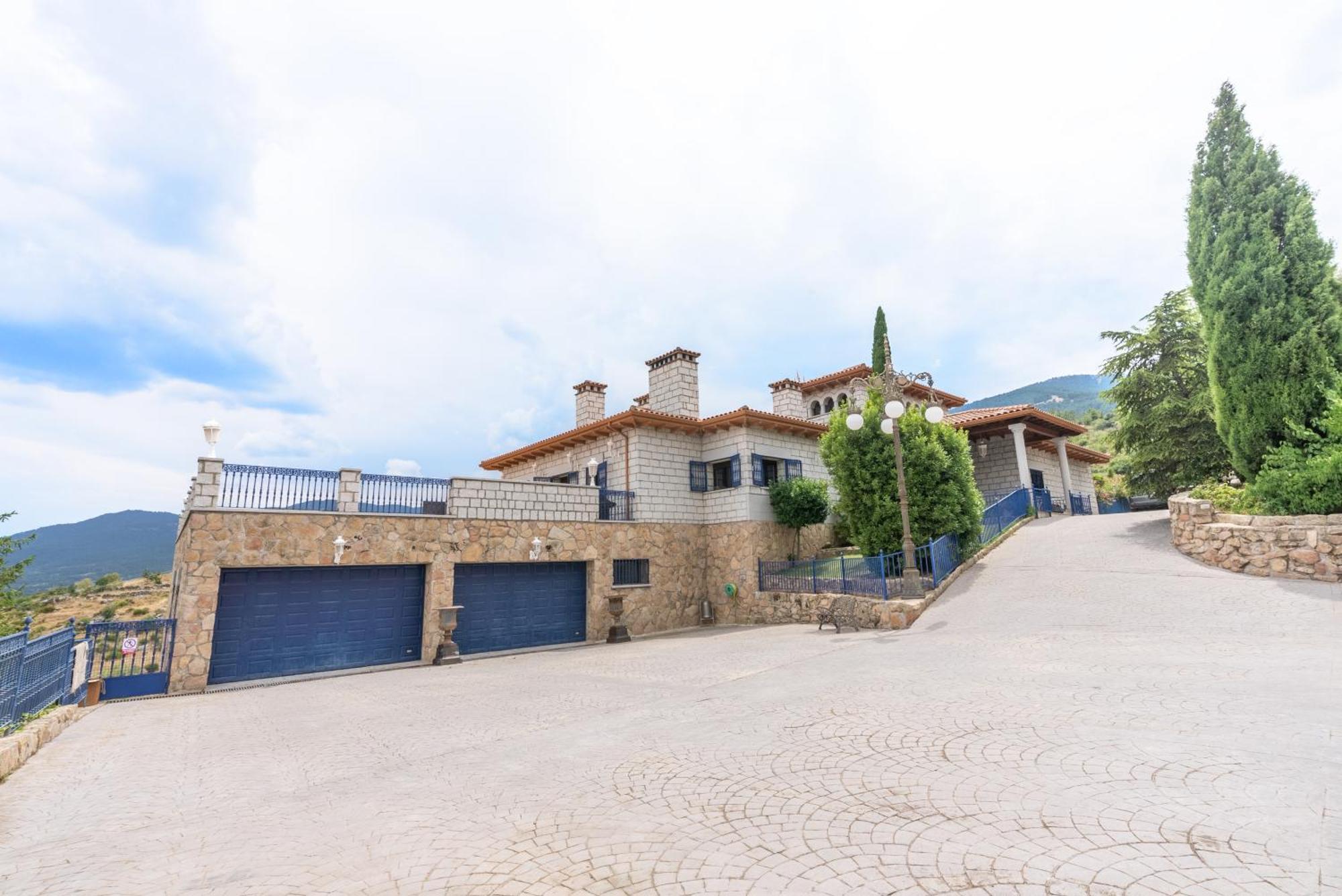 Vila Mansion Con Jacuzzi A 40 Grados, Gran Piscina Y Padel El Tiemblo Exteriér fotografie