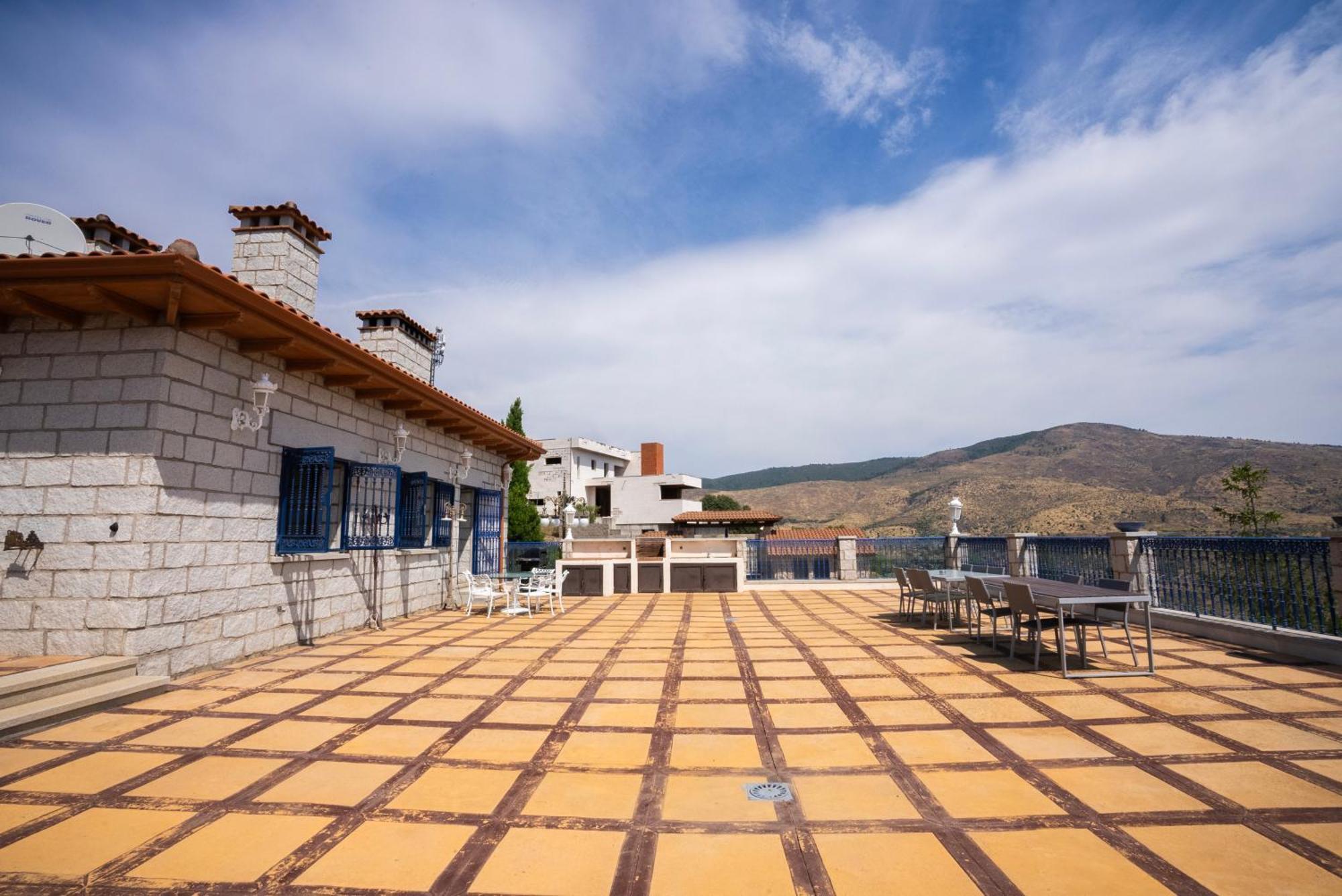 Vila Mansion Con Jacuzzi A 40 Grados, Gran Piscina Y Padel El Tiemblo Exteriér fotografie