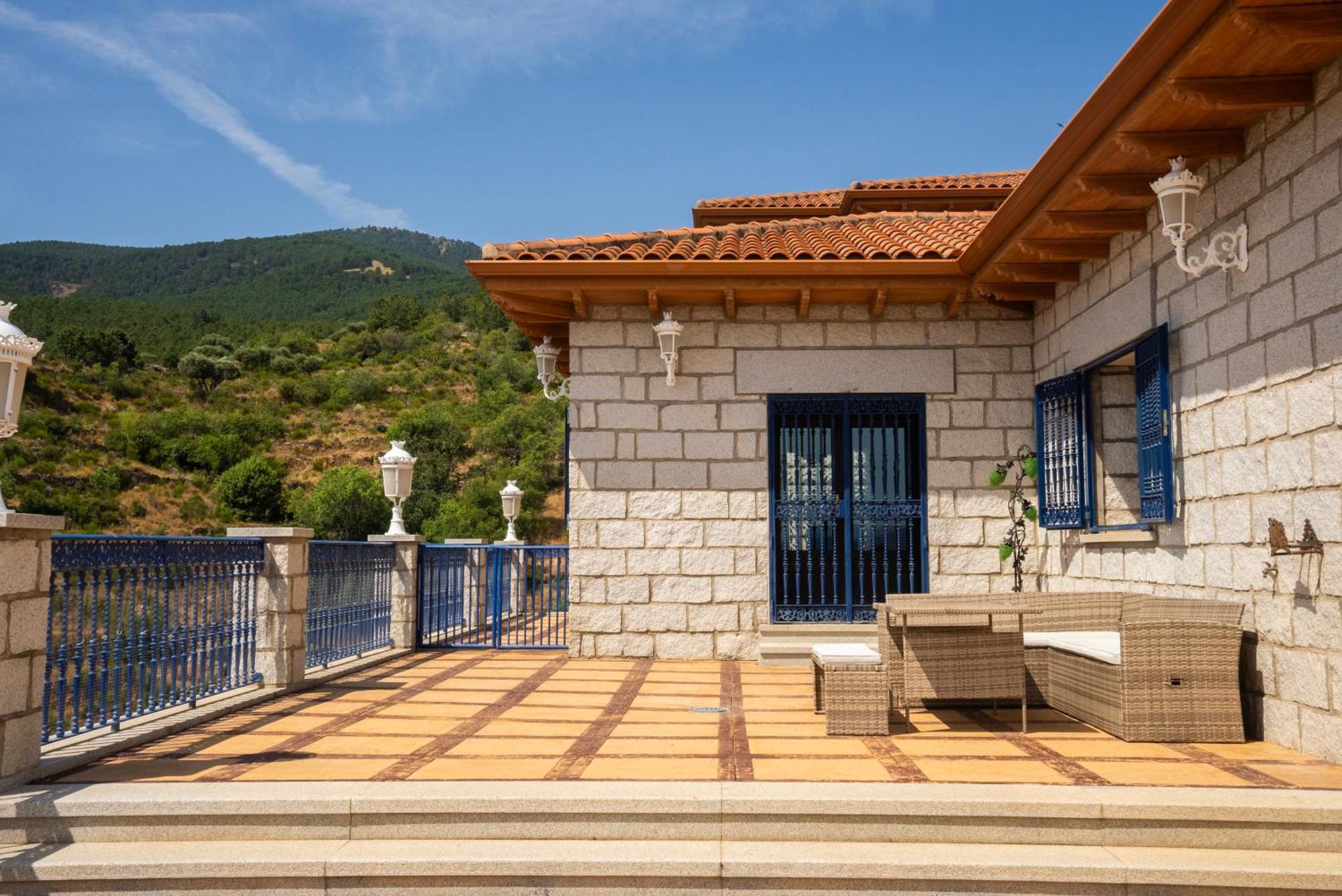 Vila Mansion Con Jacuzzi A 40 Grados, Gran Piscina Y Padel El Tiemblo Exteriér fotografie