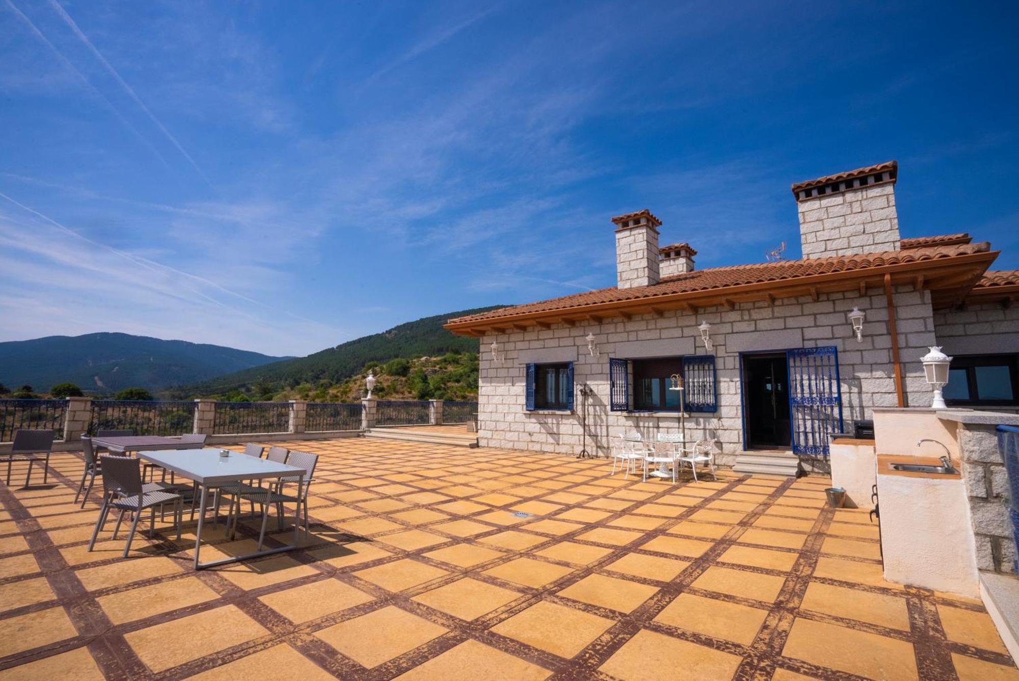 Vila Mansion Con Jacuzzi A 40 Grados, Gran Piscina Y Padel El Tiemblo Exteriér fotografie