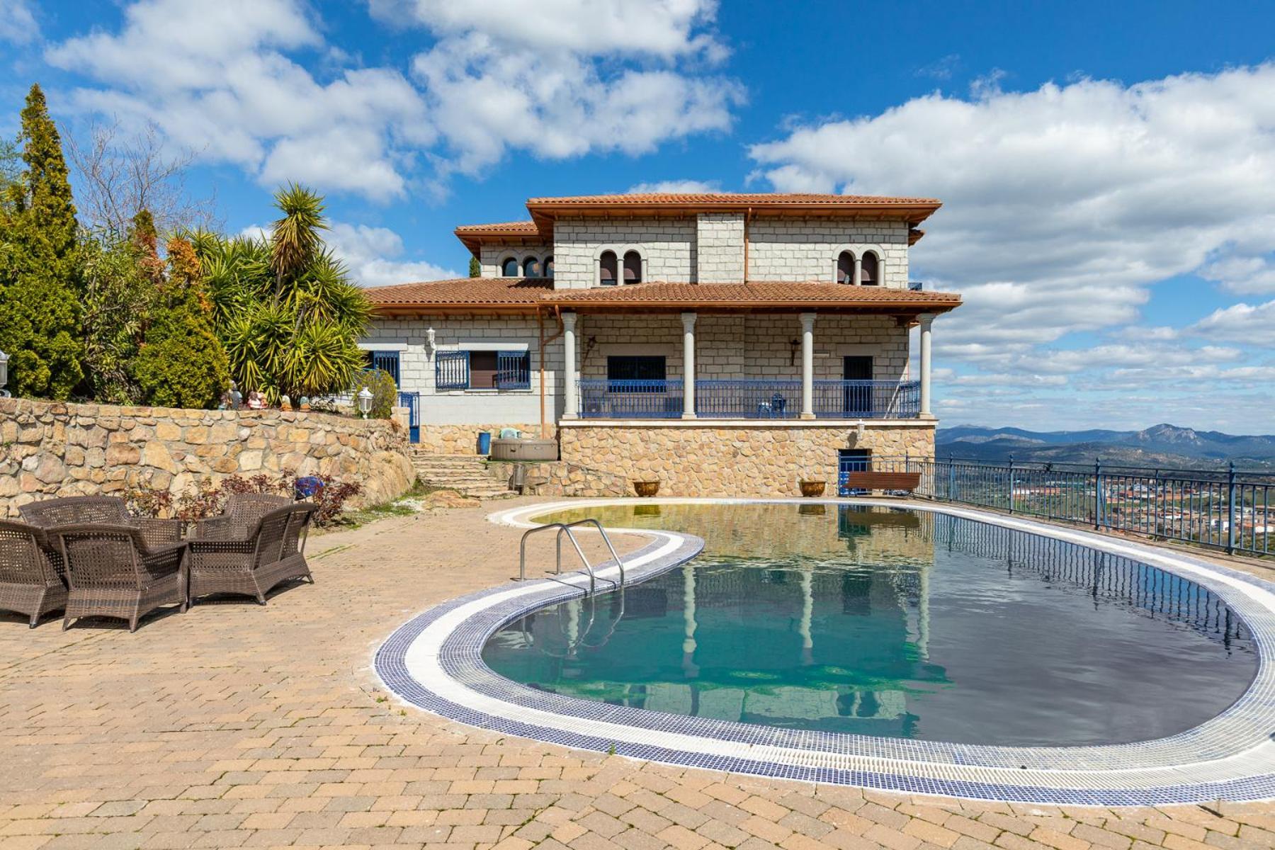 Vila Mansion Con Jacuzzi A 40 Grados, Gran Piscina Y Padel El Tiemblo Exteriér fotografie