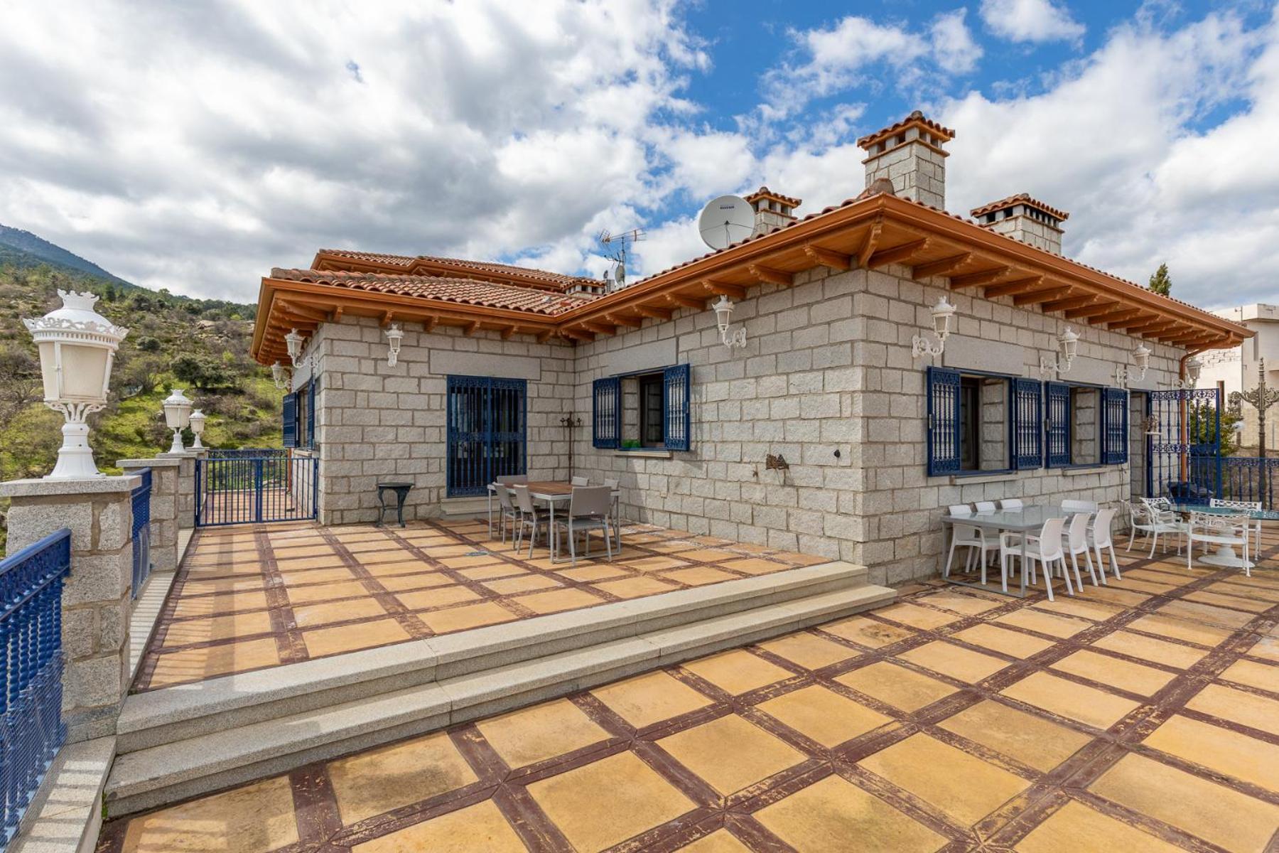 Vila Mansion Con Jacuzzi A 40 Grados, Gran Piscina Y Padel El Tiemblo Exteriér fotografie